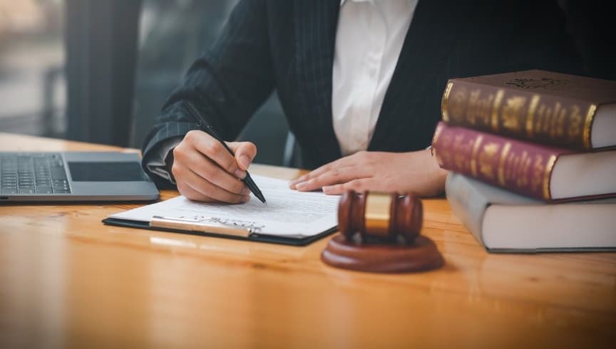 La licence droit dorénavant exigée pour accéder à la profession d’avocat 