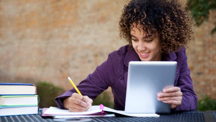 Une nouvelle plateforme en ligne pour aider les apprenants à bien choisir leur organisme de formation à distance