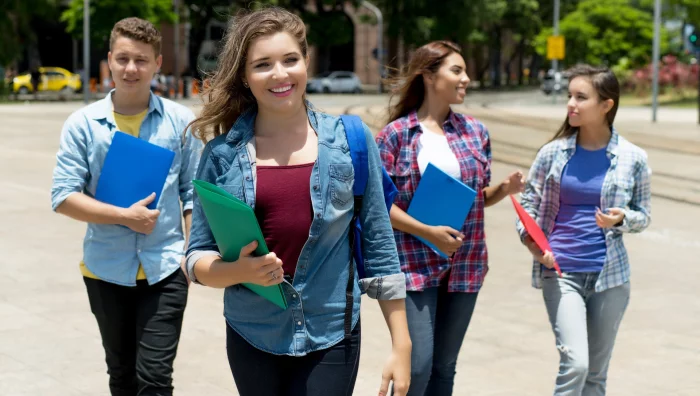 L’INSEEC GE lance une initiative inédite pour soutenir les étudiants boursiers