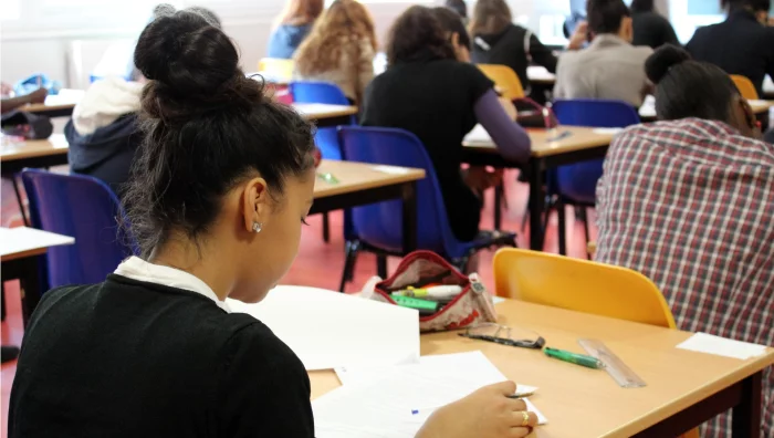 Parcoursup : pourquoi la note du bac de français pèse autant?