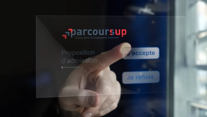 Parcoursup : solliciter la commission d'accès à l'enseignement supérieur (CAES)