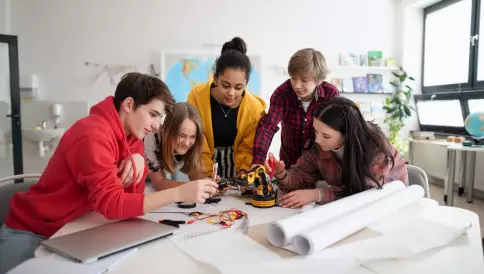 Écoles d’ingénieurs : Que choisir entre post-bac et post-prépa ?